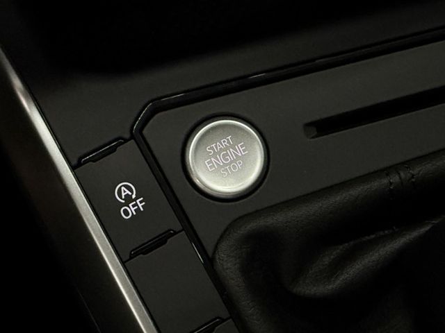 正24年 230TSI Tech版 1.0L - 貫穿式定位燈/免鑰匙摸門/ACC/車道偏移/Carplay/雙區恆溫  第11張相片