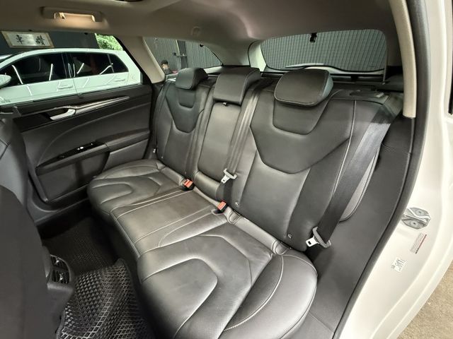 正20年 Wagon EcoBoost 240 跑旅車型 - ACC/全景天窗/電動尾門/Carplay/免鑰匙/電熱椅  第8張相片