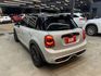 2015/16年式 Hatch 5D Cooper S 2.0L - 免鑰匙啟動/定速巡航/電動尾門/LED頭燈/氣氛燈  第3張縮圖