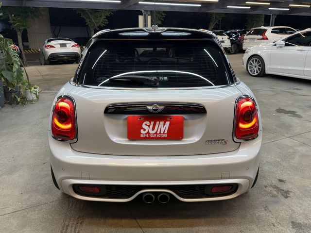 2015/16年式 Hatch 5D Cooper S 2.0L - 免鑰匙啟動/定速巡航/電動尾門/LED頭燈/氣氛燈  第4張相片