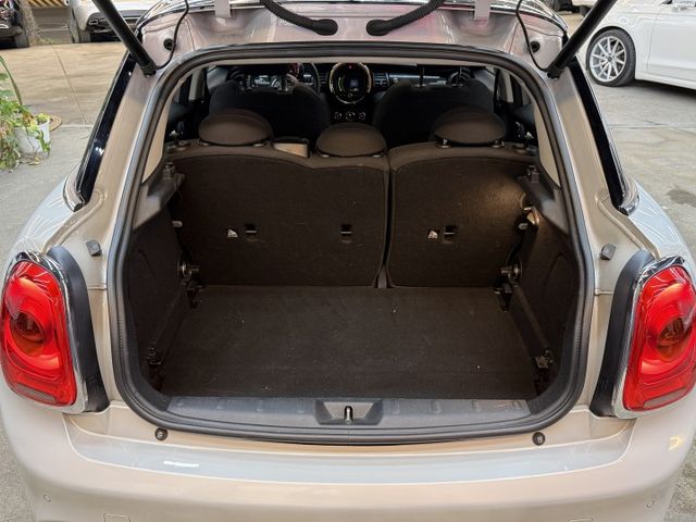 2015/16年式 Hatch 5D Cooper S 2.0L - 免鑰匙啟動/定速巡航/電動尾門/LED頭燈/氣氛燈  第5張相片