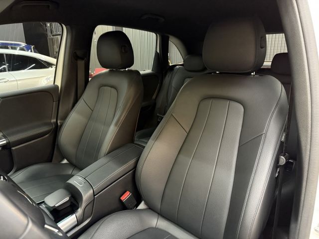 正20年 B200 1.3L - 雙液晶儀錶/免鑰匙啟動/摸門解鎖/盲點偵測/定速/電動尾門/LED頭燈/Carplay  第7張相片