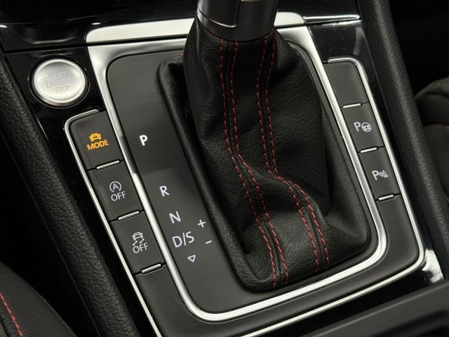 2018/19年式 GTI Performance 大P 2.0L - ACC/車道置中/丹拿音響/天窗/盲點/數位儀錶  第12張相片