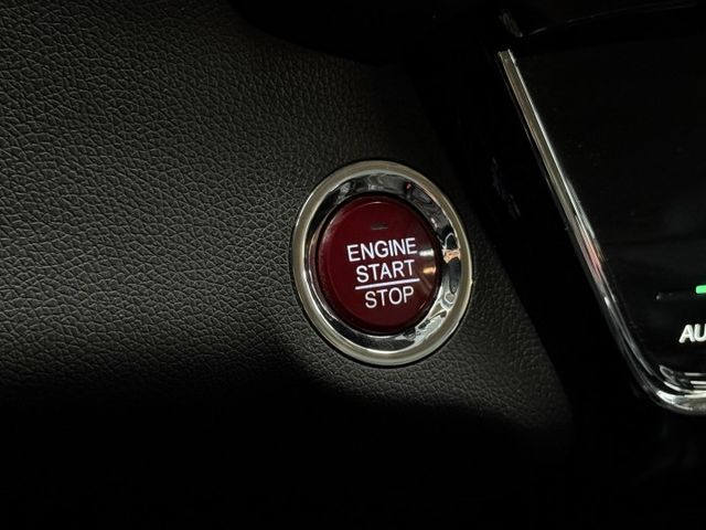 正18年 VTi-S版 1.8L - 免鑰匙啟動/摸門解鎖/電子手煞車/Auto Hold/胎壓偵測/方向盤快控鍵/恆溫  第15張相片