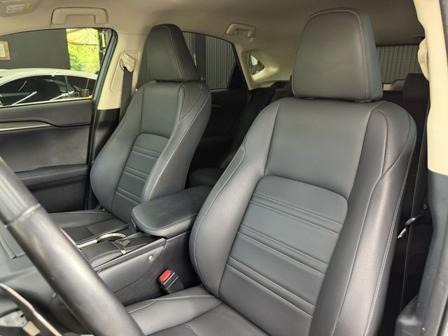 正20年 菁英plus+版 2.0L - ACC跟車/車道偏移/環景影像/雙區恆溫/盲點/免鑰匙摸門/電動尾門/雙電動椅  第7張相片