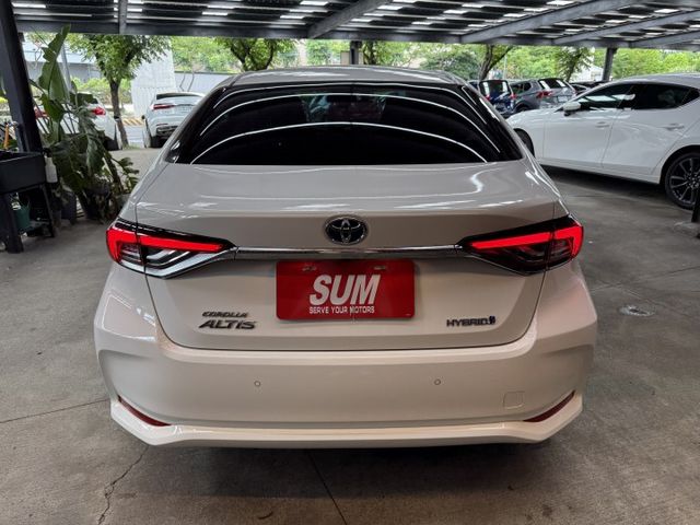 正22年 Hybrid 油電旗艦版 1.8L - ACC跟車/車道偏移/360環景影像/抬頭顯示/駕駛座電動椅/盲點偵測  第4張相片