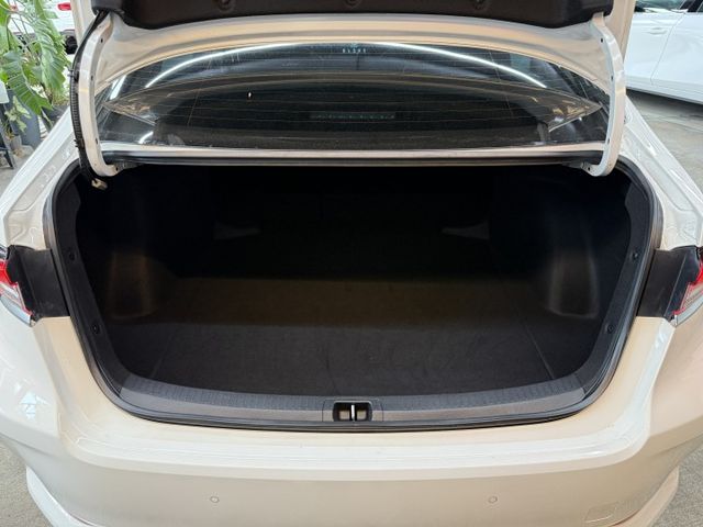 正22年 Hybrid 油電旗艦版 1.8L - ACC跟車/車道偏移/360環景影像/抬頭顯示/駕駛座電動椅/盲點偵測  第5張相片