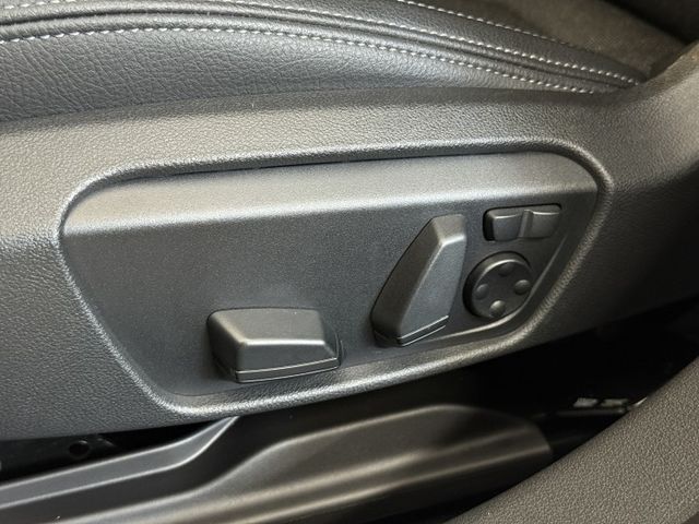 2019/20年式 F40 118i Edition Sport 1.5 - 5AS/尾飾管/鯊魚鰭擾流/Carplay  第9張相片