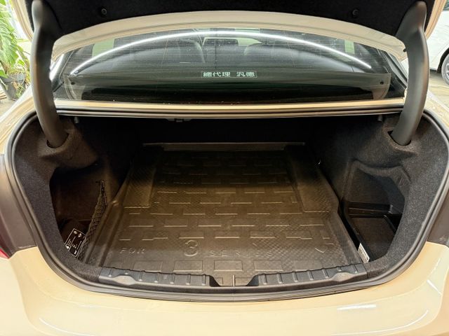 2018/19年式 F30 320i M-Sport 2.0L - ACC跟車/車道偏移/HK音響/Carplay/盲點  第5張相片