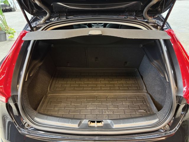 18/19年式 V40 Cross Country AWD 2.0L - ACC/車偏/全景天窗/盲點/LED頭燈/摸門  第5張相片