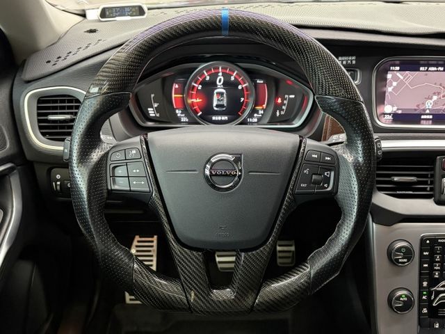 18/19年式 V40 Cross Country AWD 2.0L - ACC/車偏/全景天窗/盲點/LED頭燈/摸門  第10張相片