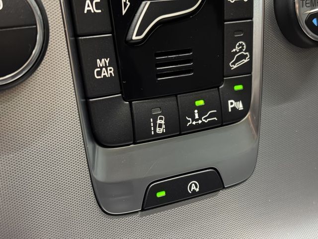 18/19年式 V40 Cross Country AWD 2.0L - ACC/車偏/全景天窗/盲點/LED頭燈/摸門  第12張相片