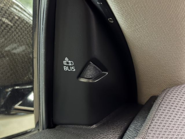 18/19年式 V40 Cross Country AWD 2.0L - ACC/車偏/全景天窗/盲點/LED頭燈/摸門  第15張相片