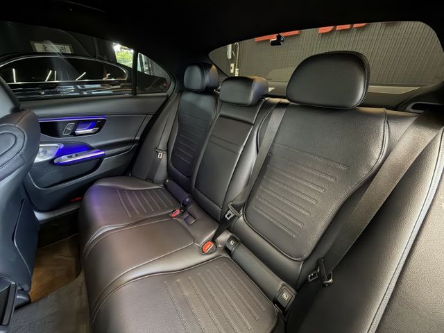 正25年 C200 Sedan W206 1.5L - 最新世代/23P/柏林之音/環景影像/電動加熱椅/Carplay  第8張相片