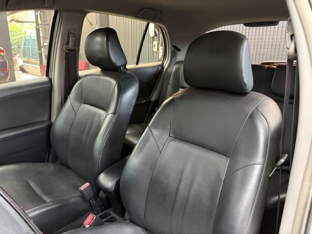 正13年 Yaris E版 1.5L - 原廠皮椅版本/抬頭顯示器/電子後視鏡/倒車顯影/藍芽通話&音樂/14吋鋁圈  第6張相片