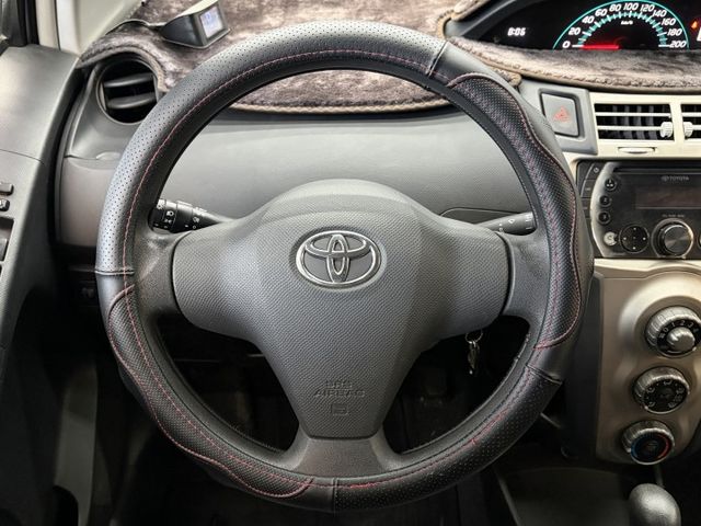 正13年 Yaris E版 1.5L - 原廠皮椅版本/抬頭顯示器/電子後視鏡/倒車顯影/藍芽通話&音樂/14吋鋁圈  第9張相片