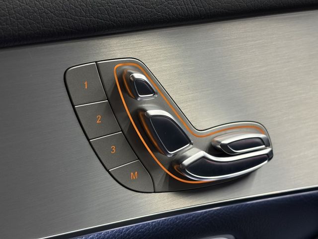 正17年 GLC250 4Matic Coupe 2.0L - 雙魚眼頭燈/免鑰匙摸門/環景影像/盲點/記憶電動椅/電尾  第9張相片