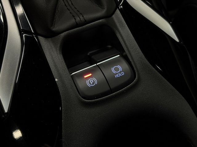 18/19年式 Auris 旗艦版 2.0L - 主動式跟車/車道偏移/高階安卓機/電熱座椅/抬頭顯示/盲點/胎壓顯示  第12張相片