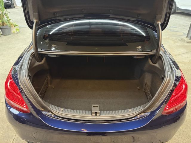 正15年 C300 W205 AMG 2.0L - 紅內裝/柏林之音/記憶通風+電熱椅/免鑰匙啟動/摸門解鎖/定速巡航  第5張相片