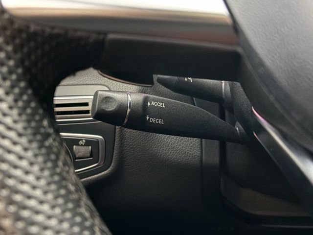 正15年 C300 W205 AMG 2.0L - 紅內裝/柏林之音/記憶通風+電熱椅/免鑰匙啟動/摸門解鎖/定速巡航  第12張相片