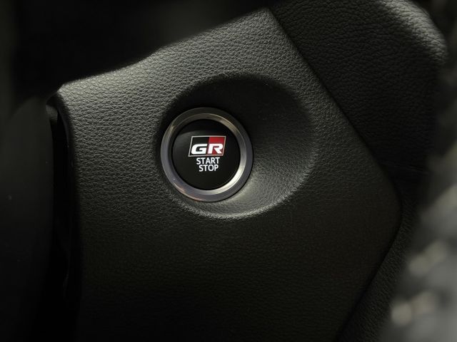 正23年 Corolla Cross GR Sport 1.8L - 全速域跟車/車道置中/環景/電子後視鏡/盲點/摸門  第9張相片