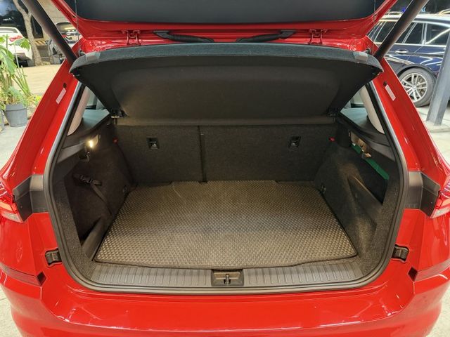 正20年 Kamiq 頂規 豪華菁英版 1.5L - 主動式跟車/車道置中/電動尾門/盲點/電熱椅/無線充電/免鑰匙摸門  第5張相片