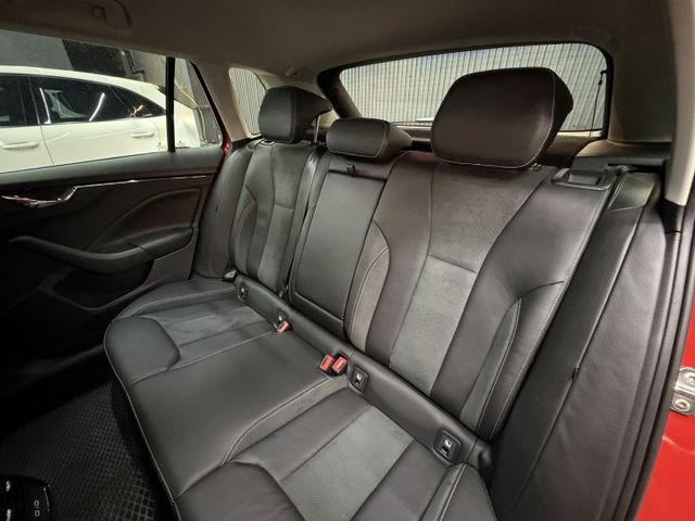 正20年 Kamiq 頂規 豪華菁英版 1.5L - 主動式跟車/車道置中/電動尾門/盲點/電熱椅/無線充電/免鑰匙摸門  第8張相片