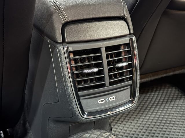 正20年 Kamiq 頂規 豪華菁英版 1.5L - 主動式跟車/車道置中/電動尾門/盲點/電熱椅/無線充電/免鑰匙摸門  第17張相片