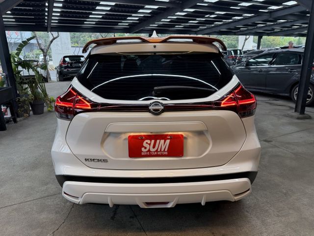 正23年 小改款 Kicks 旗艦版 1.6L - 主動式跟車/車道偏移/環景影像/盲點/Carplay/氣氛燈/小尾翼  第4張相片