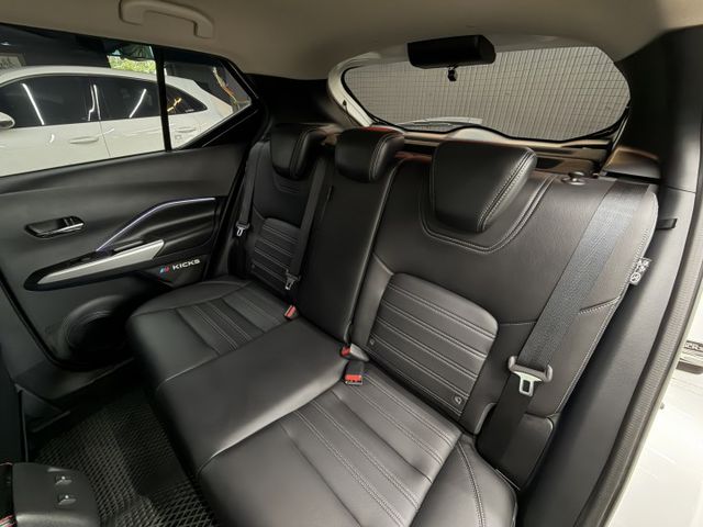 正23年 小改款 Kicks 旗艦版 1.6L - 主動式跟車/車道偏移/環景影像/盲點/Carplay/氣氛燈/小尾翼  第7張相片