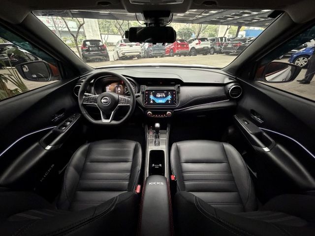 正23年 小改款 Kicks 旗艦版 1.6L - 主動式跟車/車道偏移/環景影像/盲點/Carplay/氣氛燈/小尾翼  第8張相片