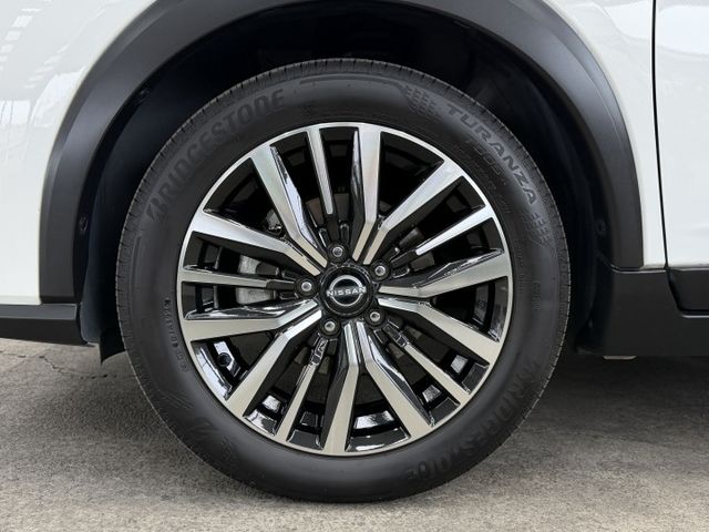 正23年 小改款 Kicks 旗艦版 1.6L - 主動式跟車/車道偏移/環景影像/盲點/Carplay/氣氛燈/小尾翼  第19張相片