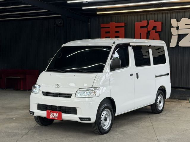 23/24年式 Town Ace 五座自排版 1.5L - 全車露營改裝/高階安卓機/訂製實木內裝/無線Carplay  第1張相片