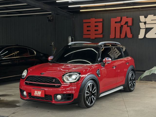 正19年 S版 2.0L - 正JCW鋁圈&排氣管&麂皮方向盤/HK音響/KW SC避震/免鑰匙摸門/無線Carplay  第1張相片