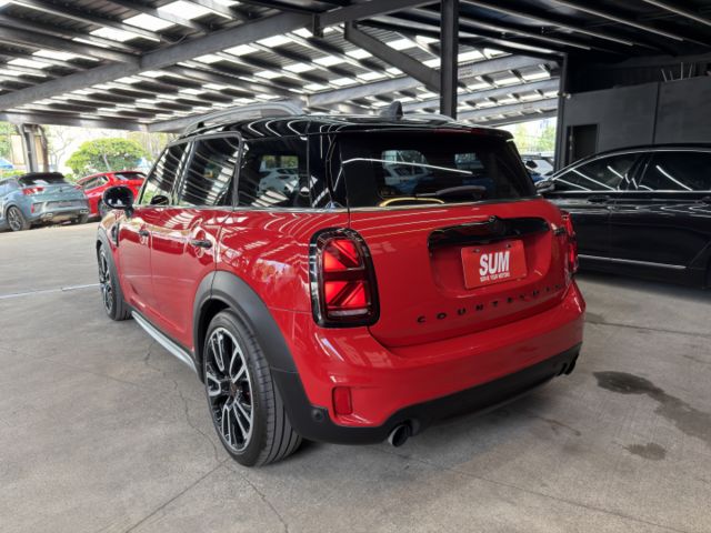 正19年 S版 2.0L - 正JCW鋁圈&排氣管&麂皮方向盤/HK音響/KW SC避震/免鑰匙摸門/無線Carplay  第3張相片