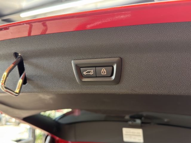 正19年 S版 2.0L - 正JCW鋁圈&排氣管&麂皮方向盤/HK音響/KW SC避震/免鑰匙摸門/無線Carplay  第6張相片