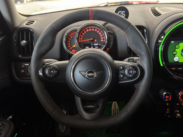 正19年 S版 2.0L - 正JCW鋁圈&排氣管&麂皮方向盤/HK音響/KW SC避震/免鑰匙摸門/無線Carplay  第11張相片