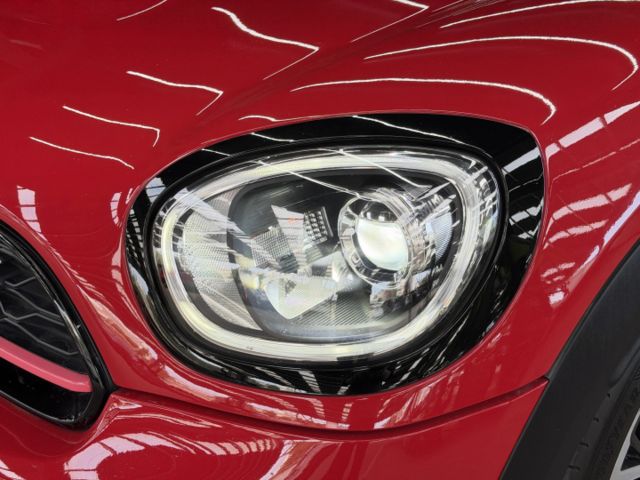 正19年 S版 2.0L - 正JCW鋁圈&排氣管&麂皮方向盤/HK音響/KW SC避震/免鑰匙摸門/無線Carplay  第20張相片