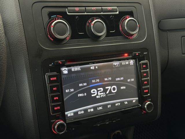 正12年 VW Touran TDI 1.6L - 柴油7人座/全車皮椅/胎壓偵測/測速雷達/後座出風口/前後行車記錄器  第11張相片