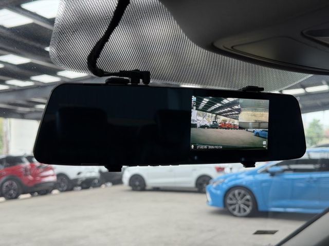 正12年 VW Touran TDI 1.6L - 柴油7人座/全車皮椅/胎壓偵測/測速雷達/後座出風口/前後行車記錄器  第13張相片