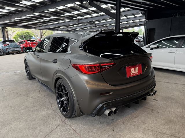 正16年 Q30 風尚版 1.6L - 消光灰膜/AP卡鉗/四出尾段/ACC/安卓機/環景影像/無線Carplay/電尾  第3張相片