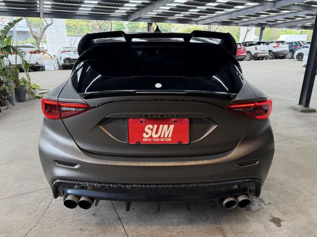 正16年 Q30 風尚版 1.6L - 消光灰膜/AP卡鉗/四出尾段/ACC/安卓機/環景影像/無線Carplay/電尾  第4張相片