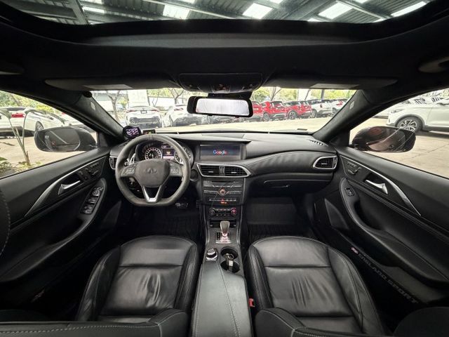 正16年 Q30 風尚版 1.6L - 消光灰膜/AP卡鉗/四出尾段/ACC/安卓機/環景影像/無線Carplay/電尾  第9張相片