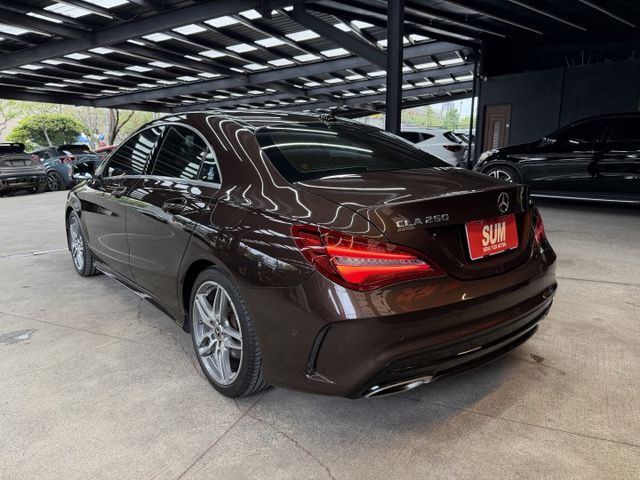 17/18年式 CLA250 2.0L - 專用安卓機/免鑰匙啟動/大天窗/記憶電動椅/定速巡航/雙區恆溫/後座出風口  第3張相片