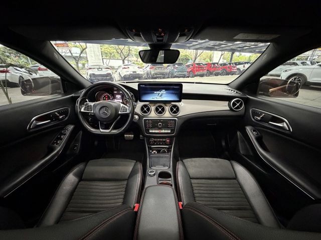 17/18年式 CLA250 2.0L - 專用安卓機/免鑰匙啟動/大天窗/記憶電動椅/定速巡航/雙區恆溫/後座出風口  第8張相片