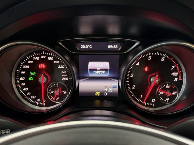 17/18年式 CLA250 2.0L - 專用安卓機/免鑰匙啟動/大天窗/記憶電動椅/定速巡航/雙區恆溫/後座出風口  第12張相片