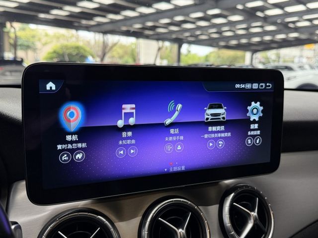 17/18年式 CLA250 2.0L - 專用安卓機/免鑰匙啟動/大天窗/記憶電動椅/定速巡航/雙區恆溫/後座出風口  第14張相片