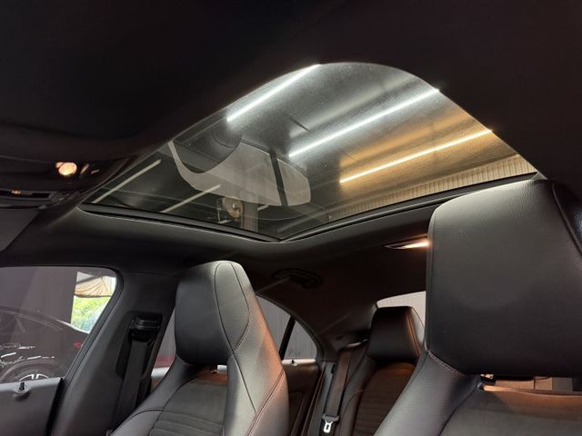 17/18年式 CLA250 2.0L - 專用安卓機/免鑰匙啟動/大天窗/記憶電動椅/定速巡航/雙區恆溫/後座出風口  第15張相片