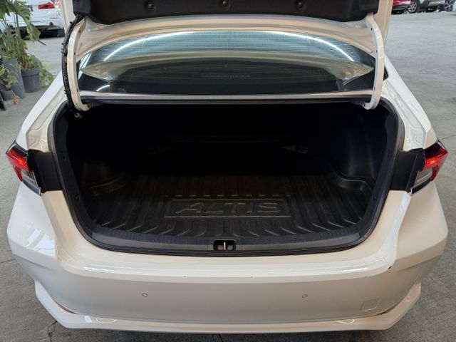 正20年 Altis 汽油尊爵版 1.8L - ACC/車偏/Garmin車機/Carplay/盲點/抬顯/免鑰匙摸門  第5張相片