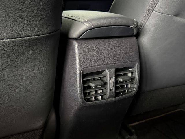 正20年 Altis 汽油尊爵版 1.8L - ACC/車偏/Garmin車機/Carplay/盲點/抬顯/免鑰匙摸門  第16張相片